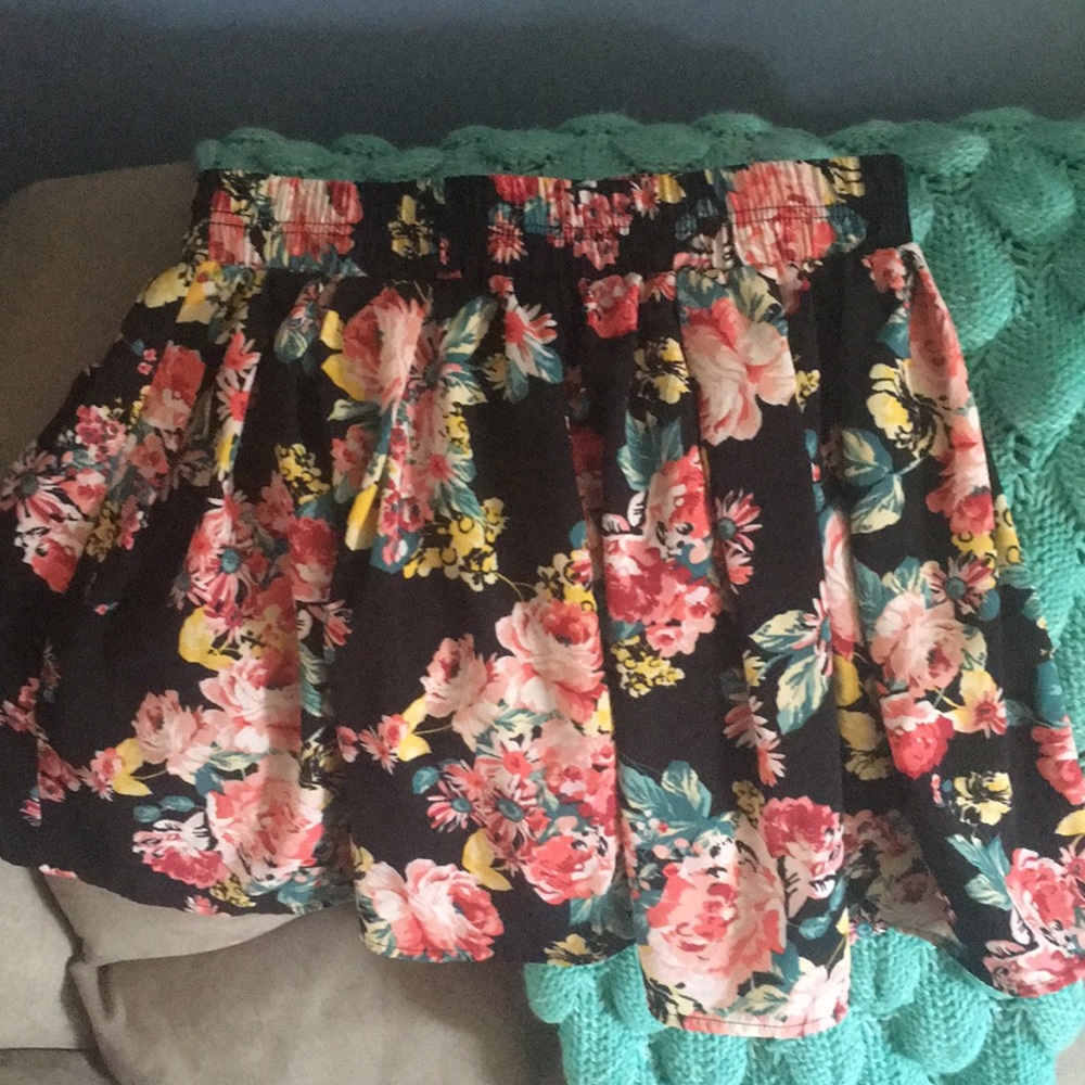 Short Floral Skirt